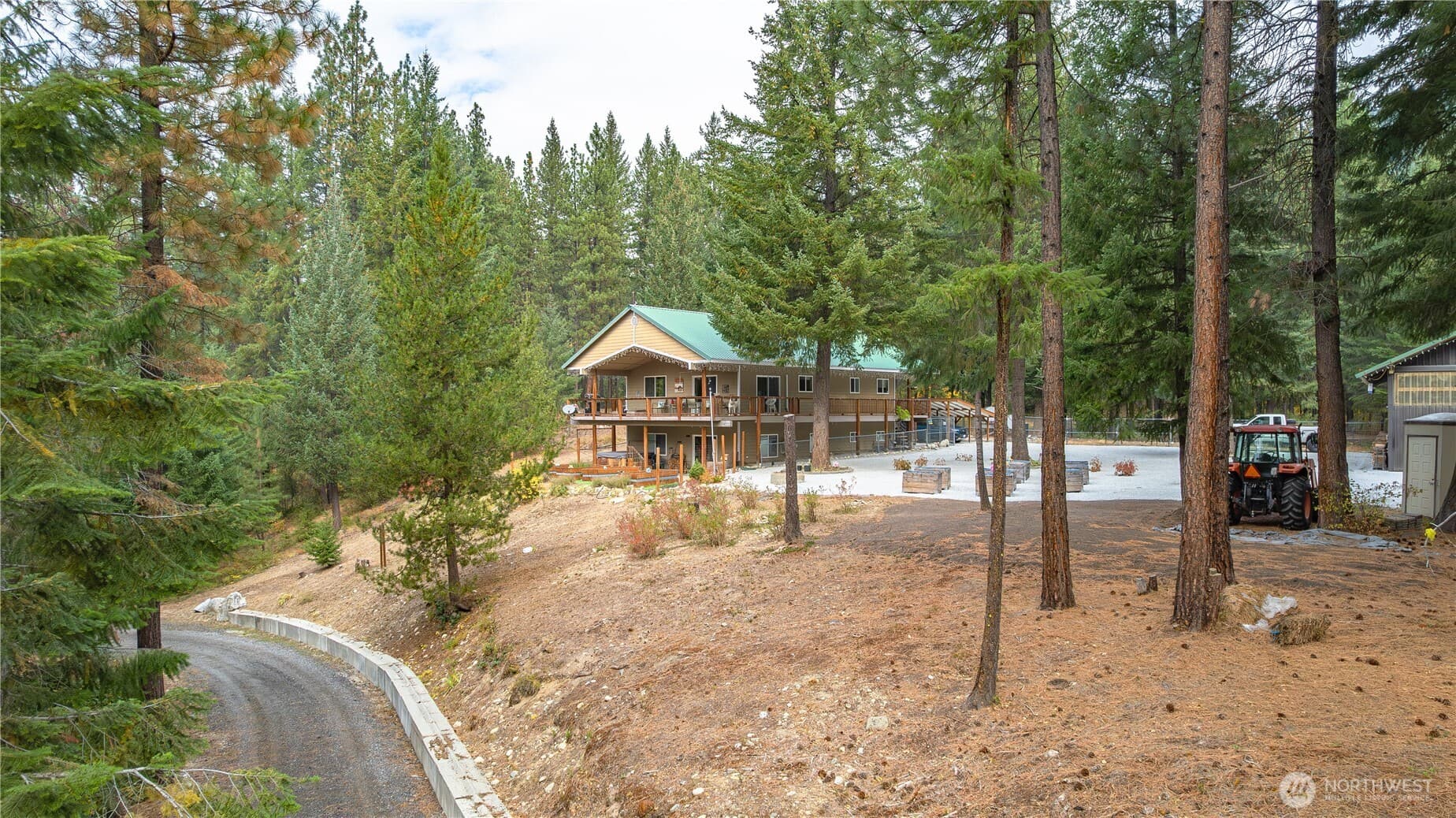 570 Sweetbriar Lane photo 3