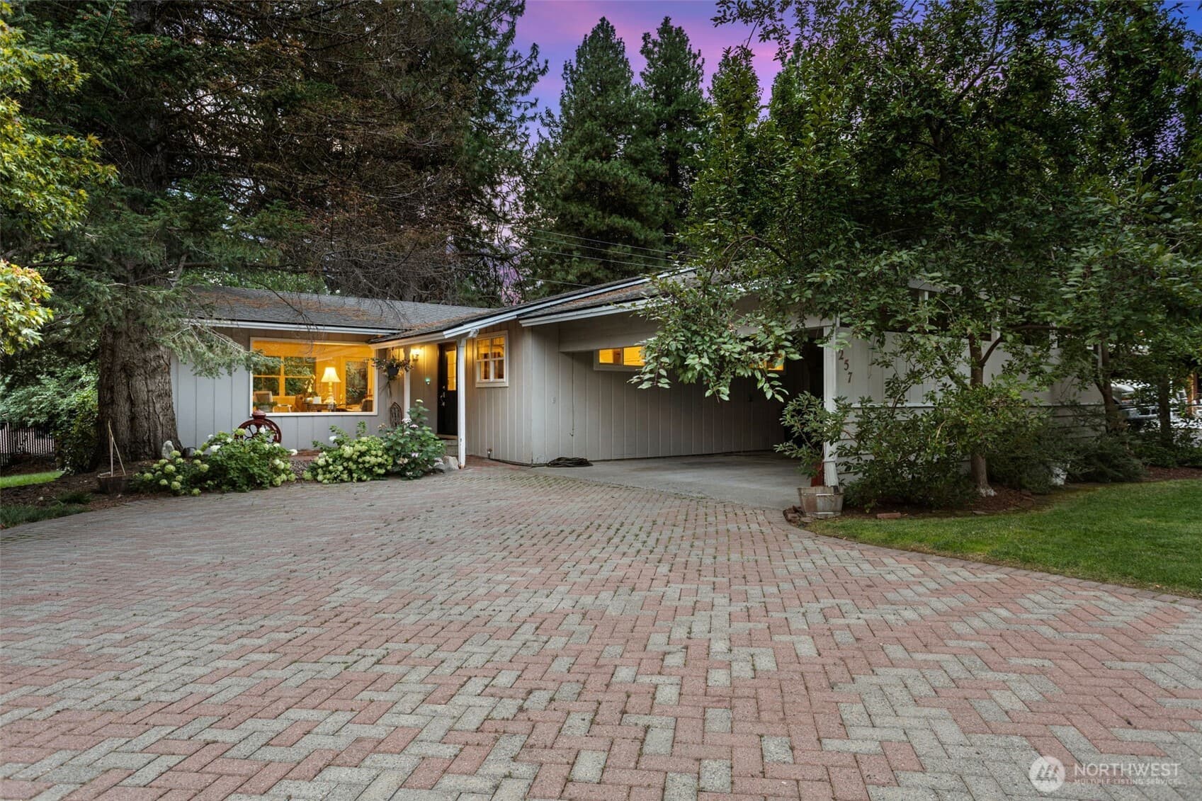 257 Scholze Street
