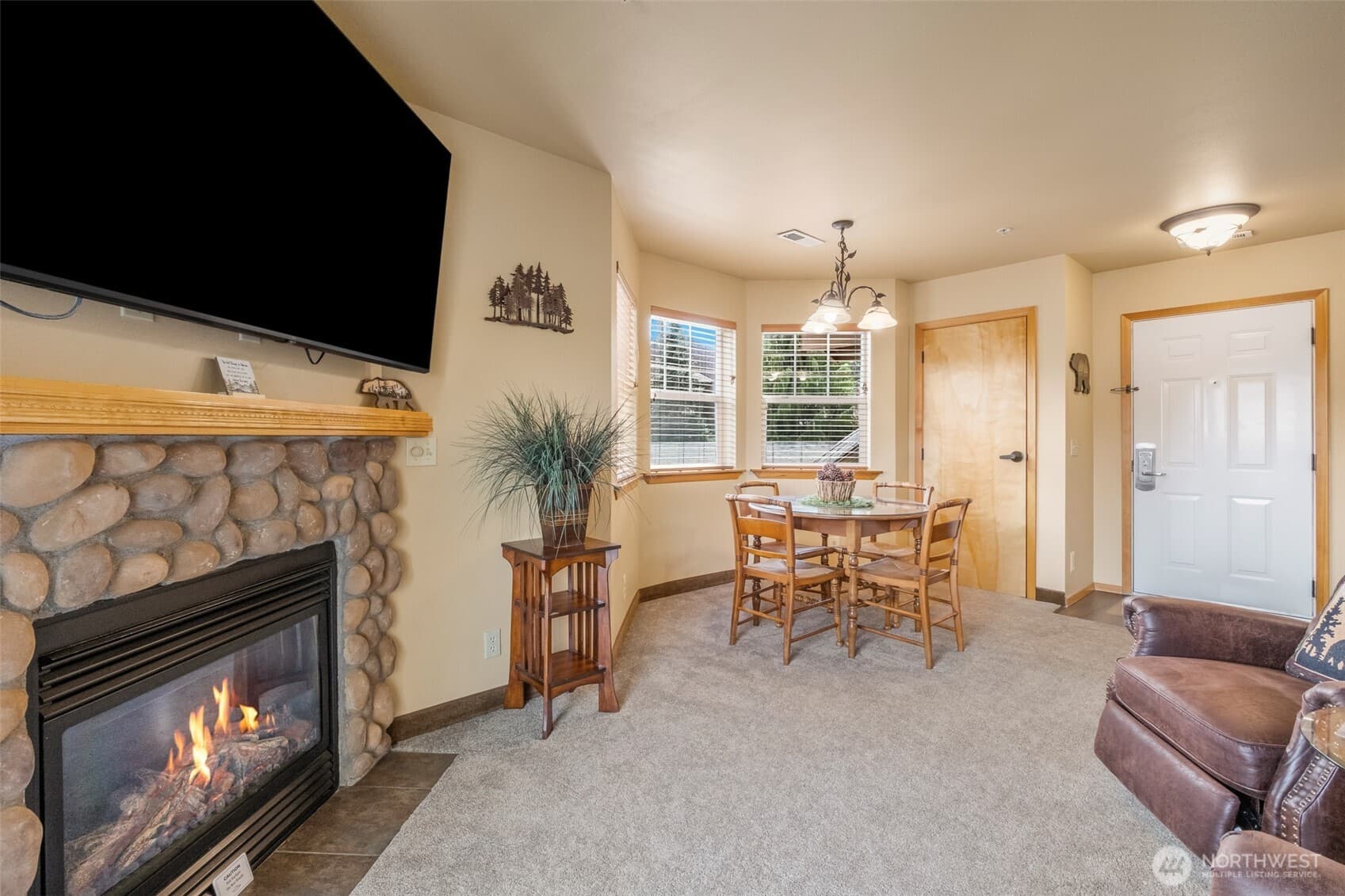 545 Junction Lane #D706 photo 4
