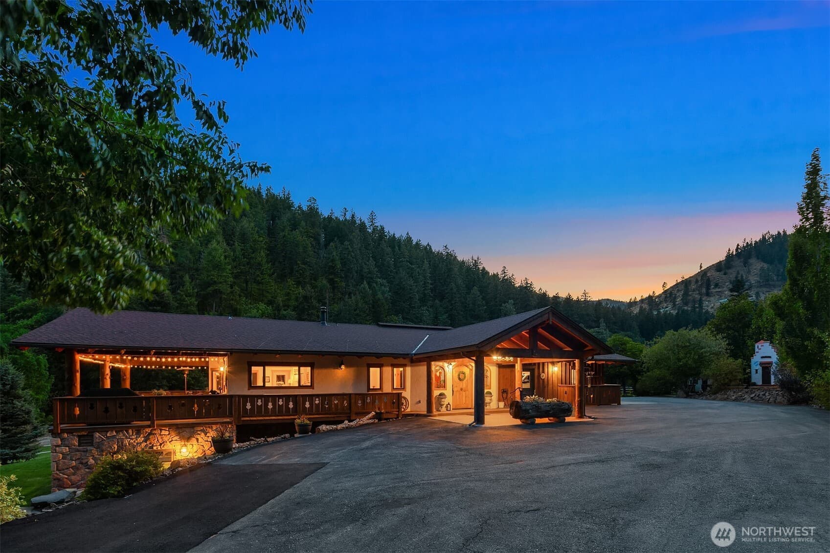 951 Willems Road photo 2