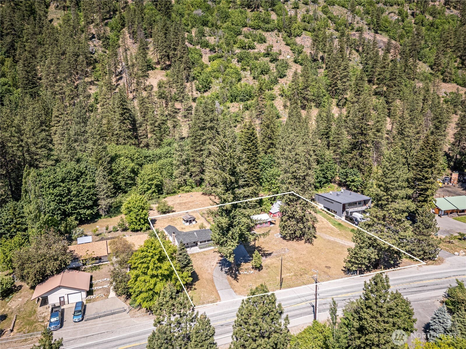 8494 Icicle Road photo 3
