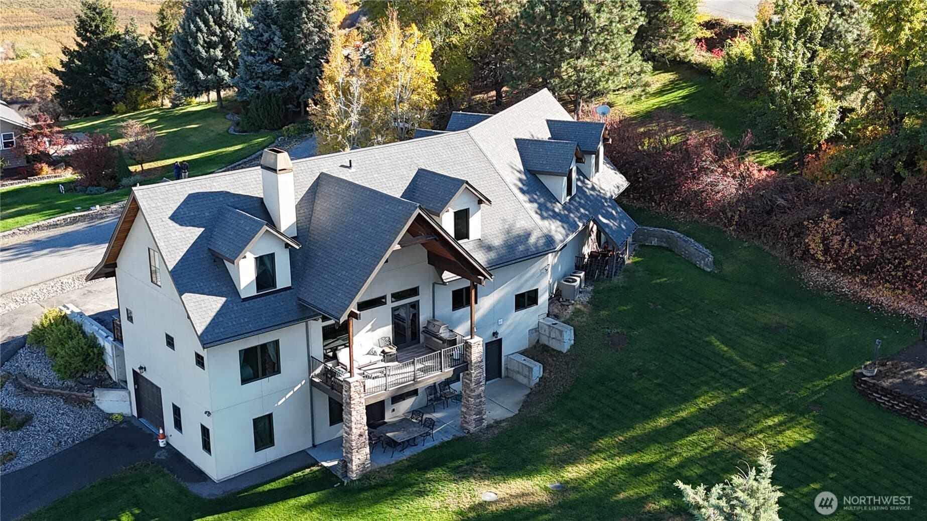 5186 Vista Heights Place photo 2