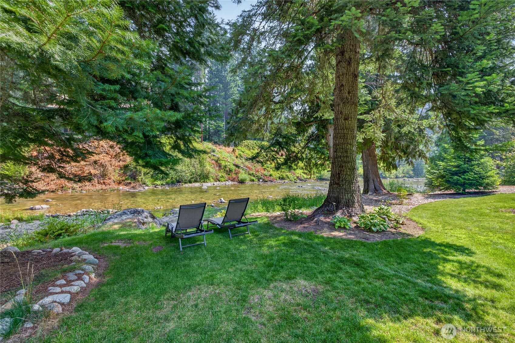 2303 Pine Tree Road photo 4