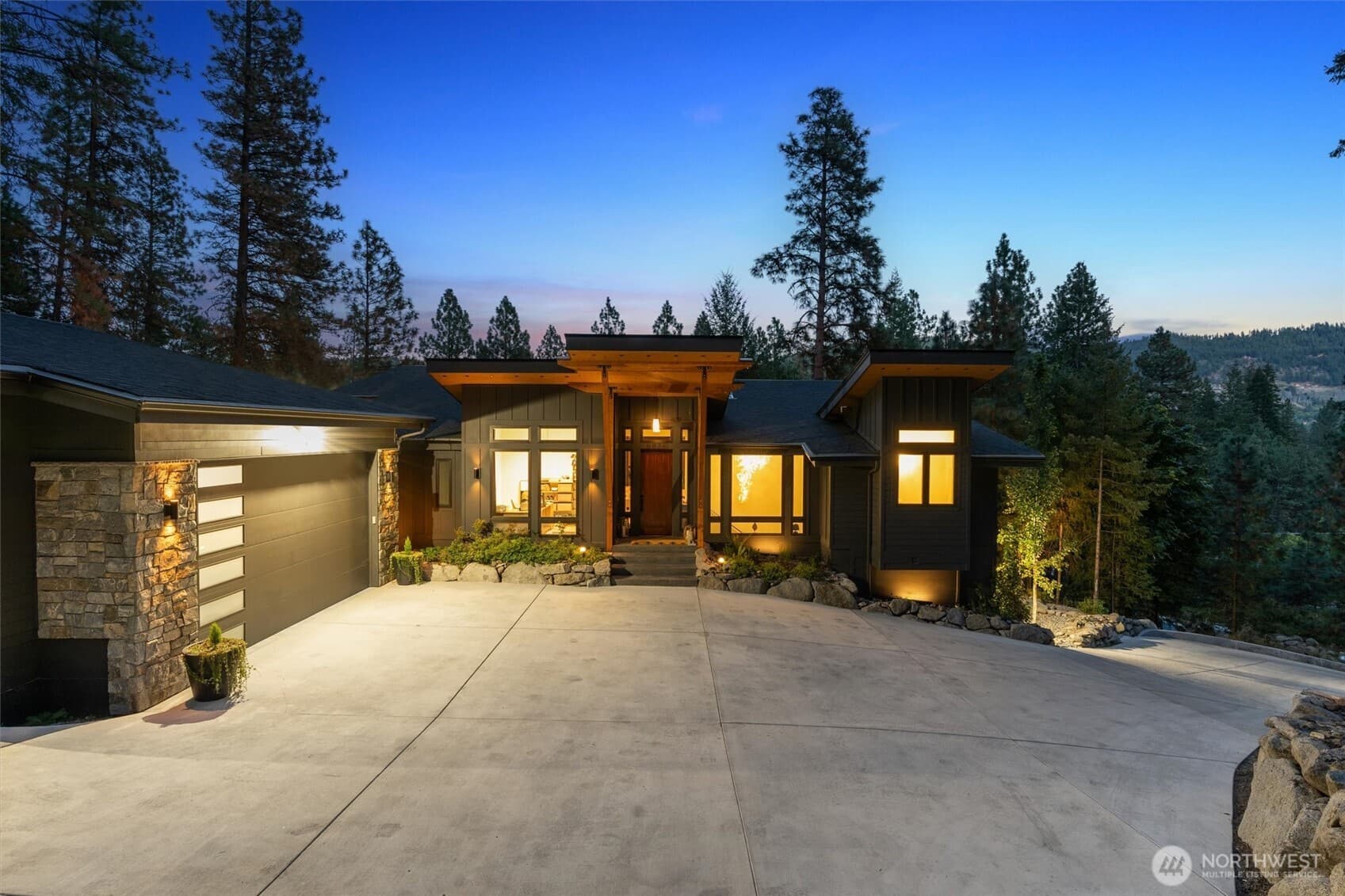 8836 Canal Road photo 3