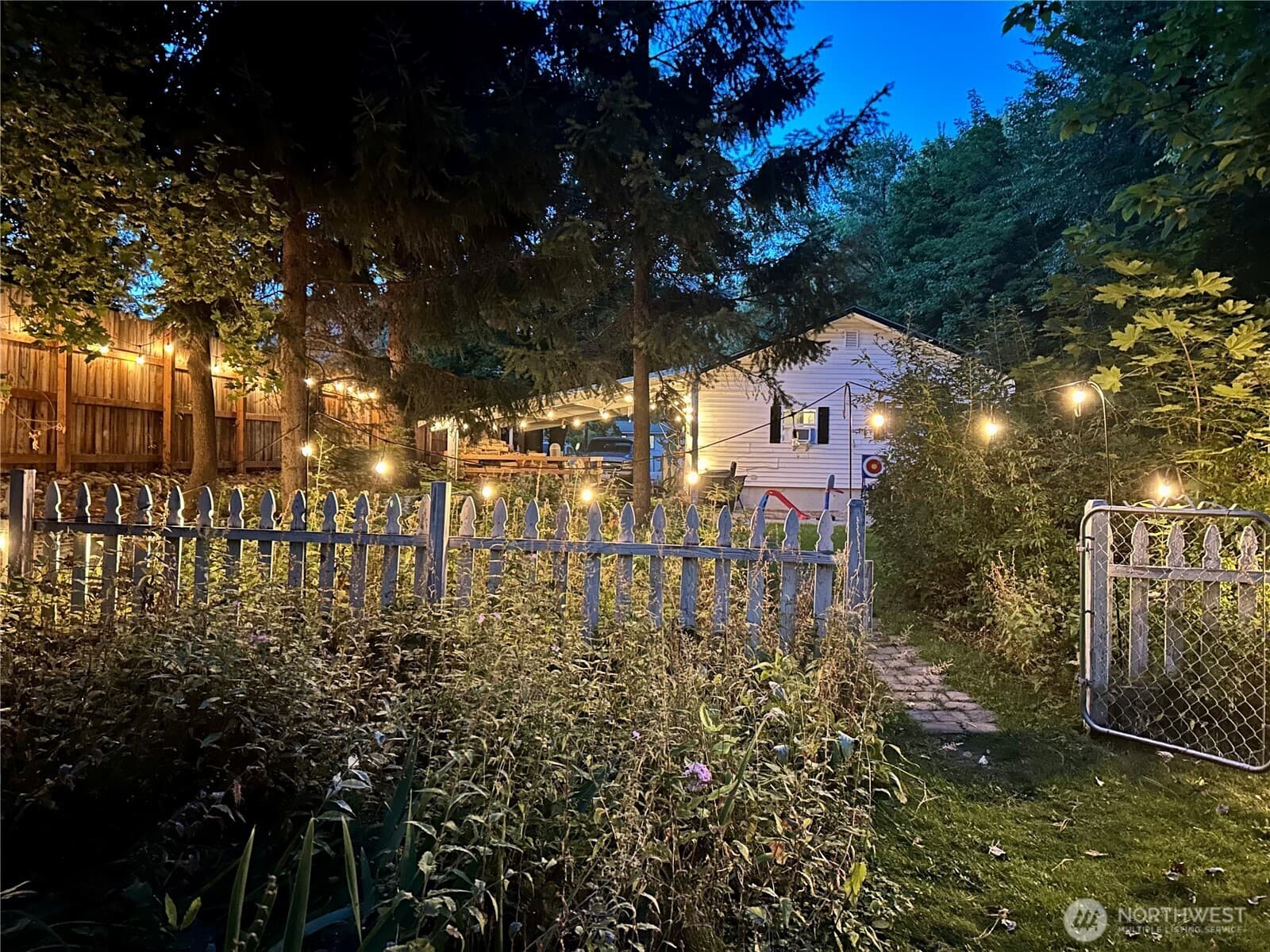 300 Pioneer Avenue photo 5