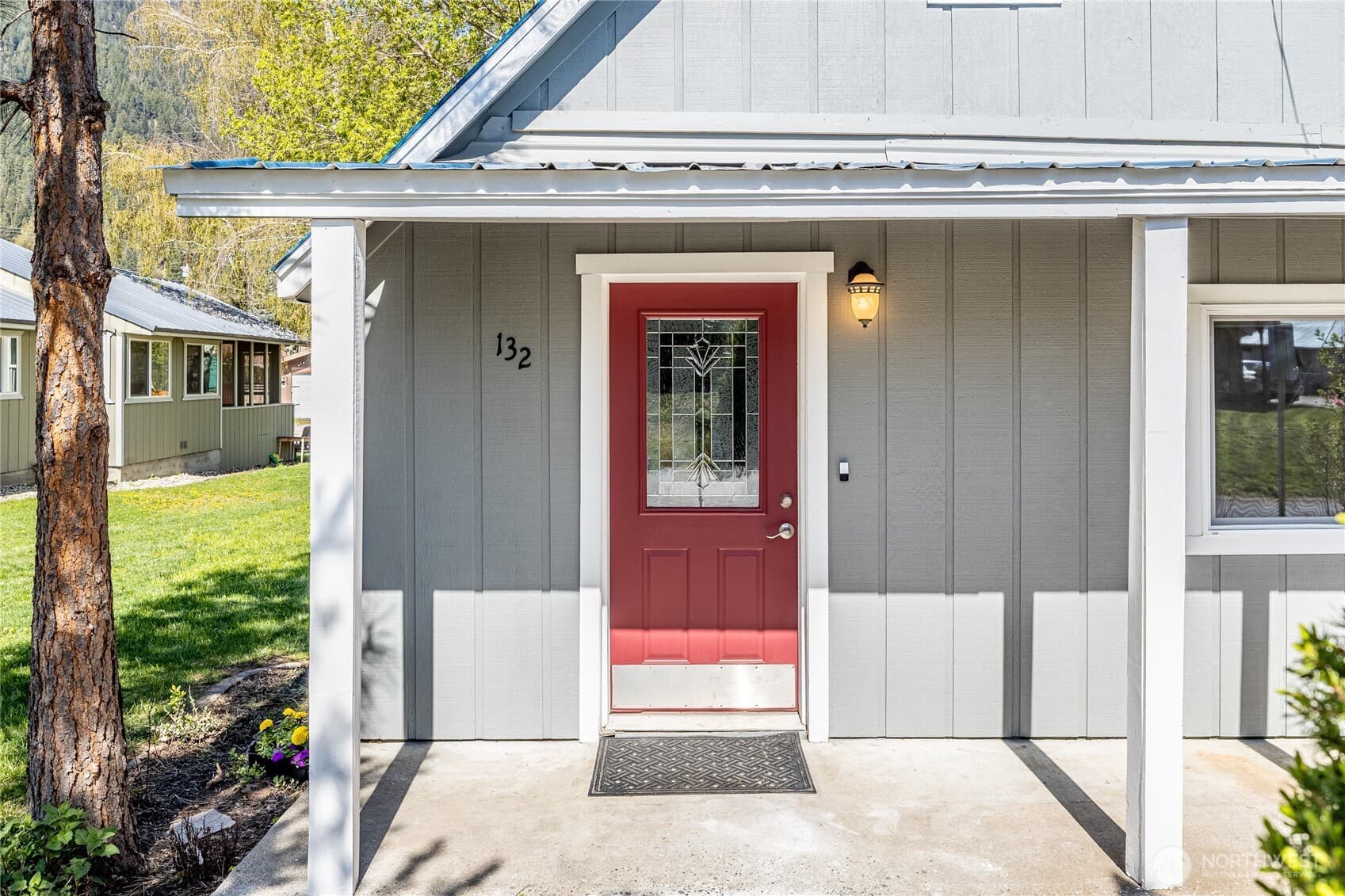 132 Whitman Street photo 3