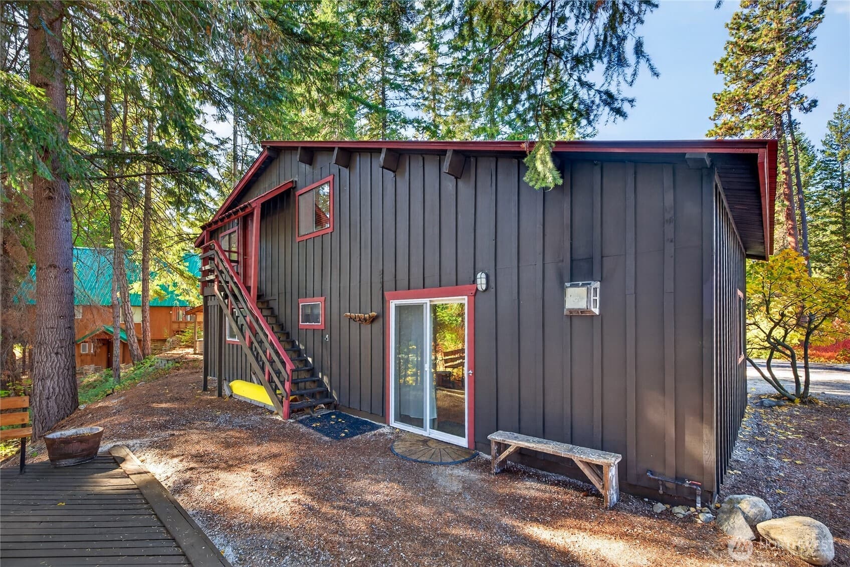 22543 Alpine Drive photo 4