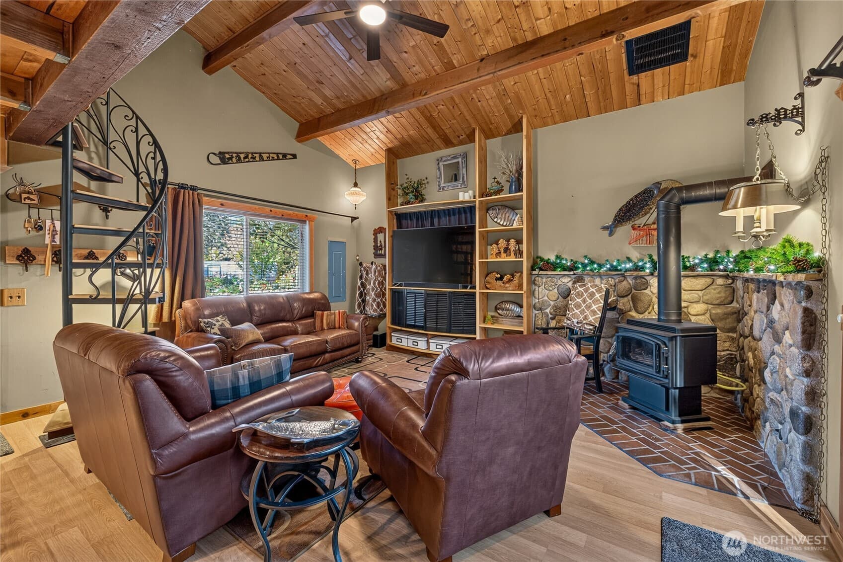 22543 Alpine Drive photo 5