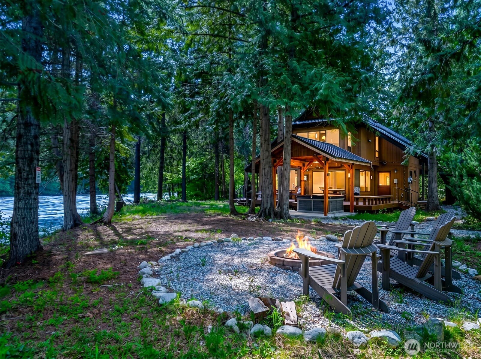 2304 Pine Tree Road photo 2