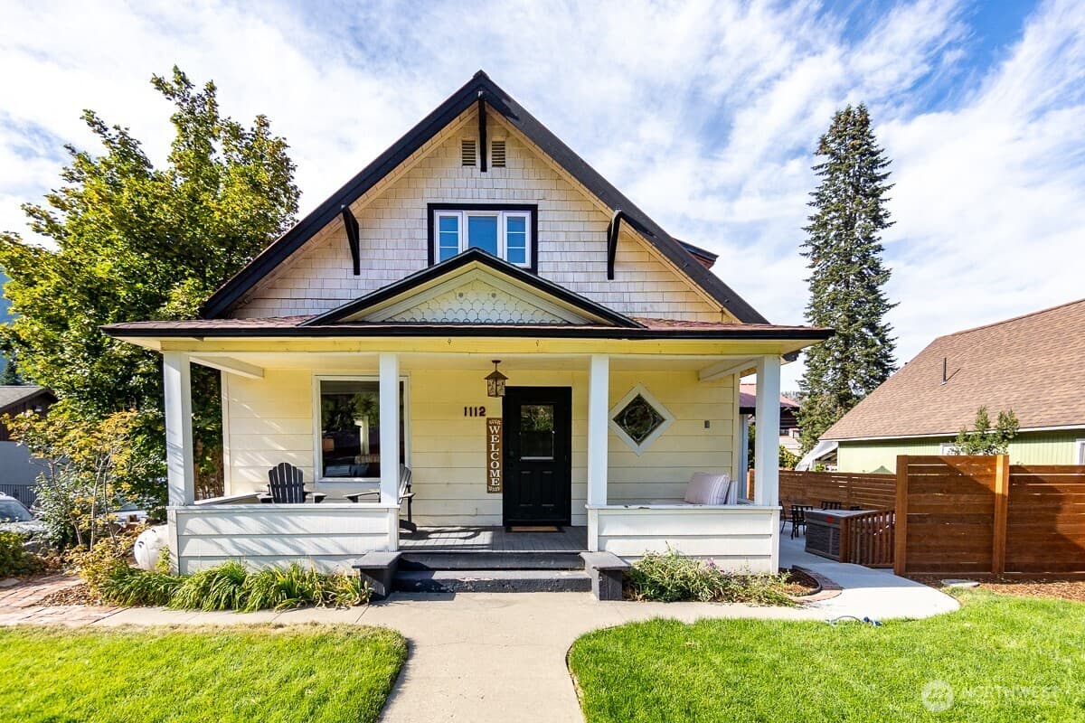 1112 Commercial Street photo 2