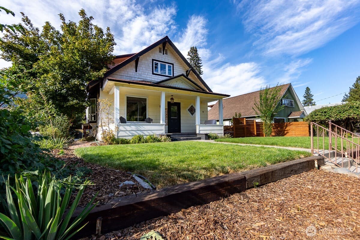 1112 Commercial Street photo 3