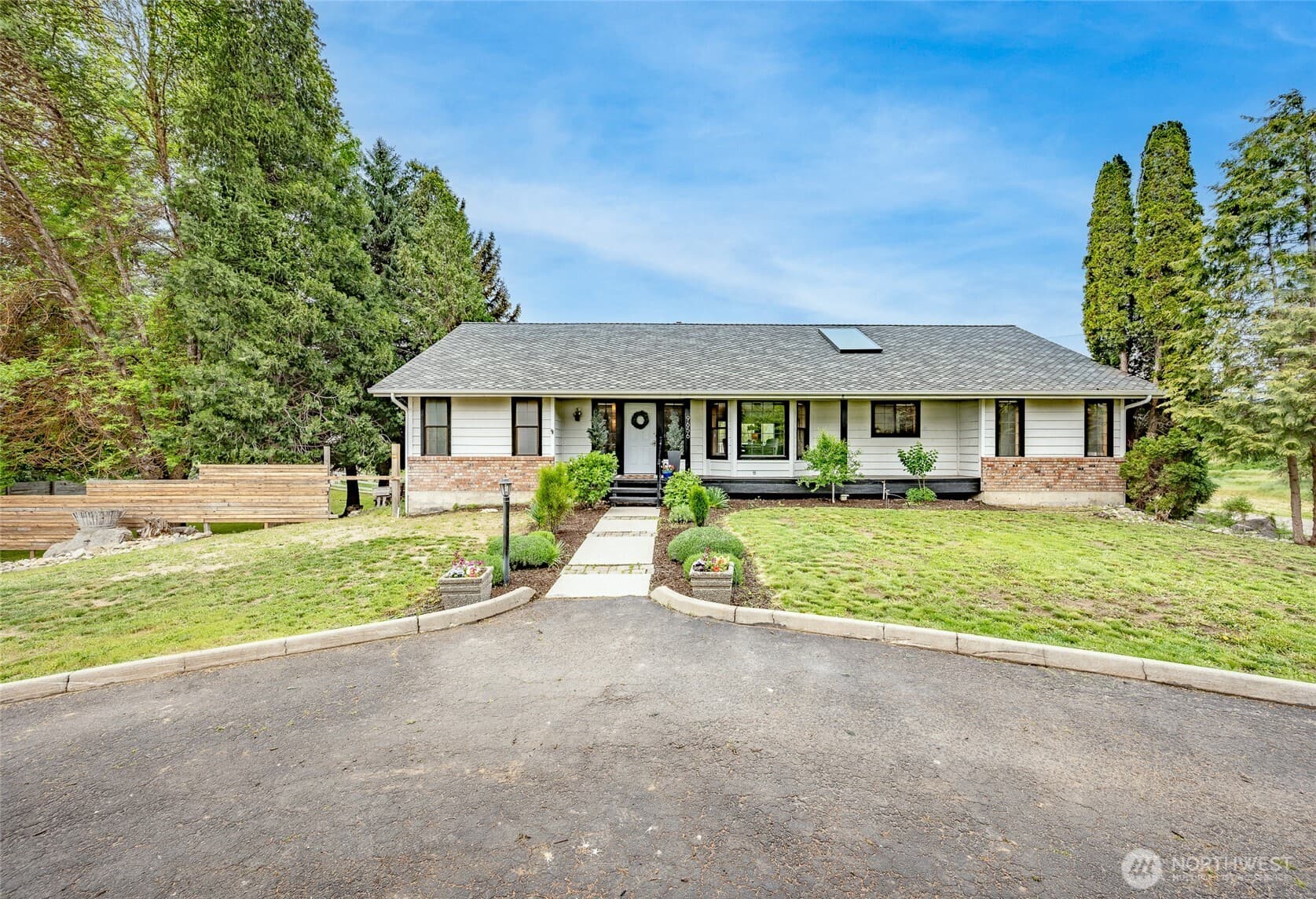 9656 North Road photo 3