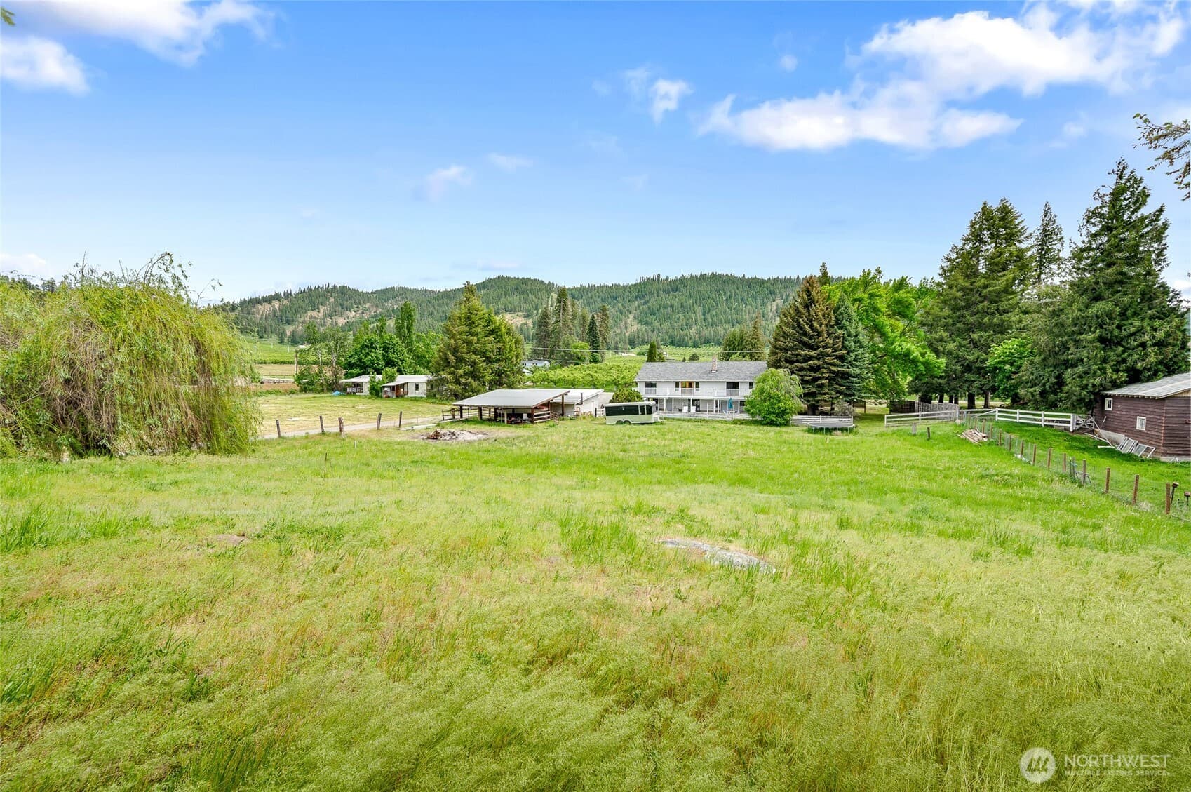 9656 North Road photo 5