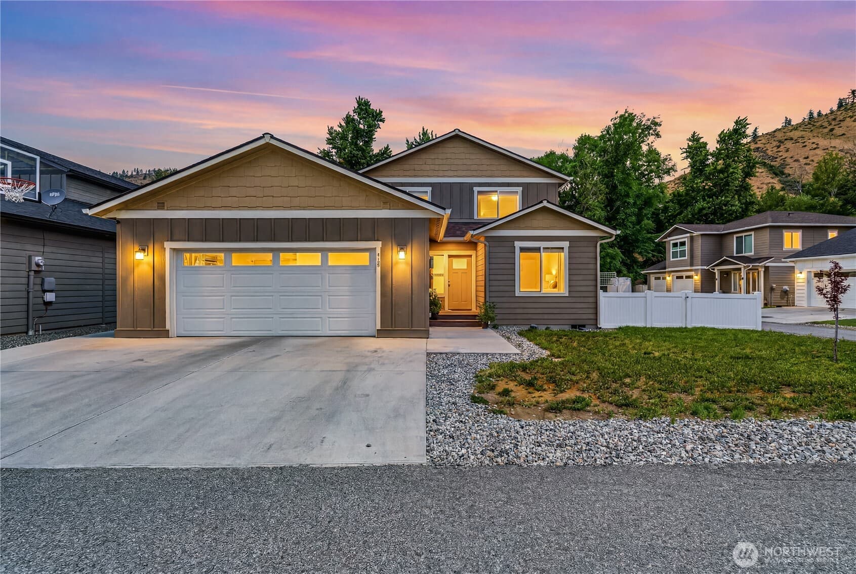 410 Riverside Meadow photo 2
