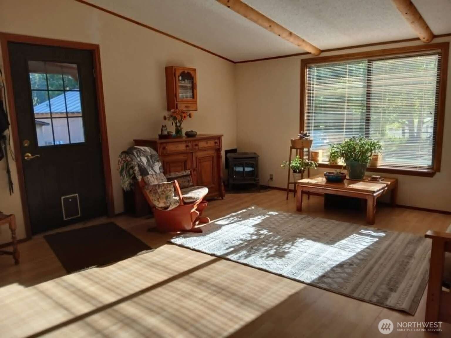 18555 Hazel Lane photo 4