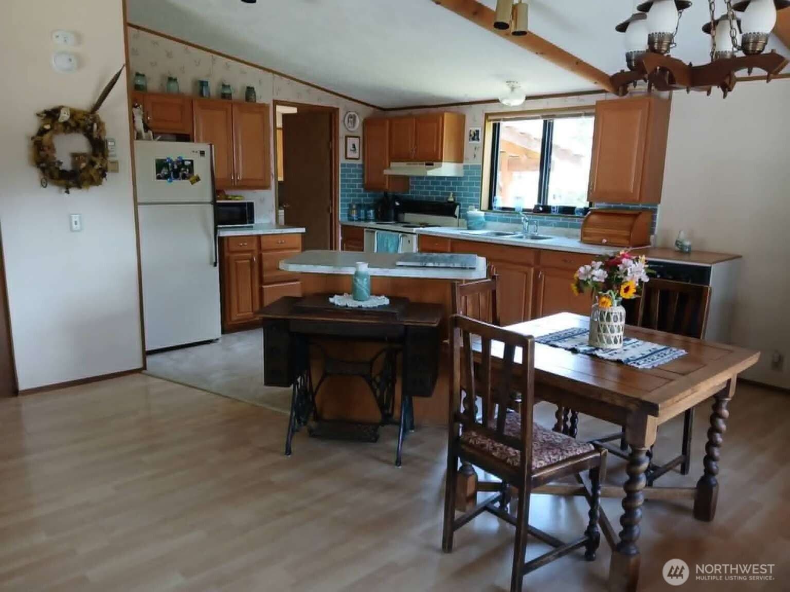 18555 Hazel Lane photo 5