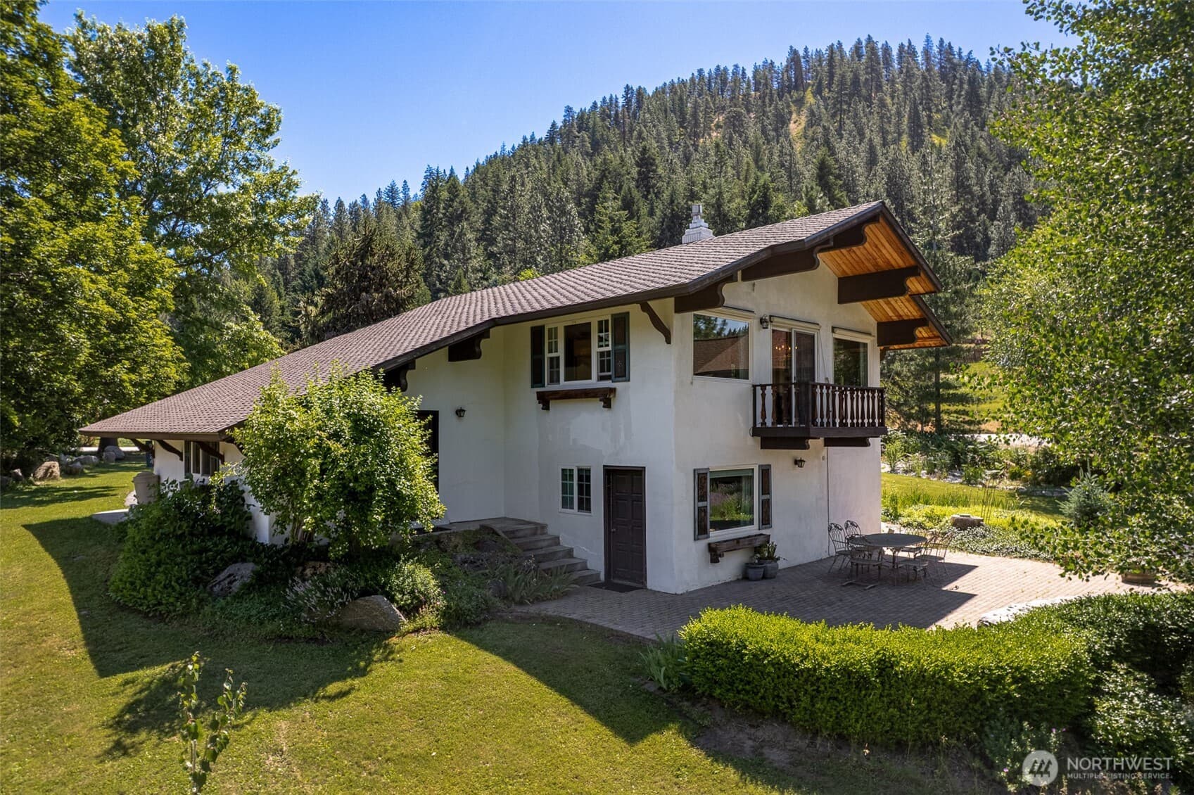 9724 Dye Road photo 2