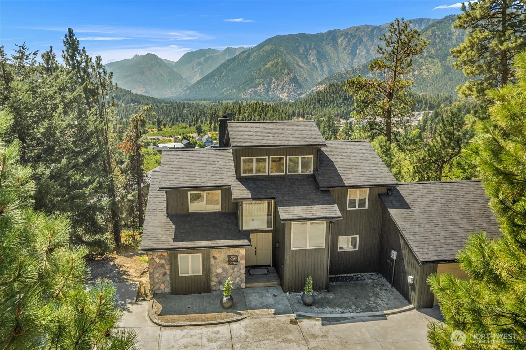 10460 Fox Road photo 2
