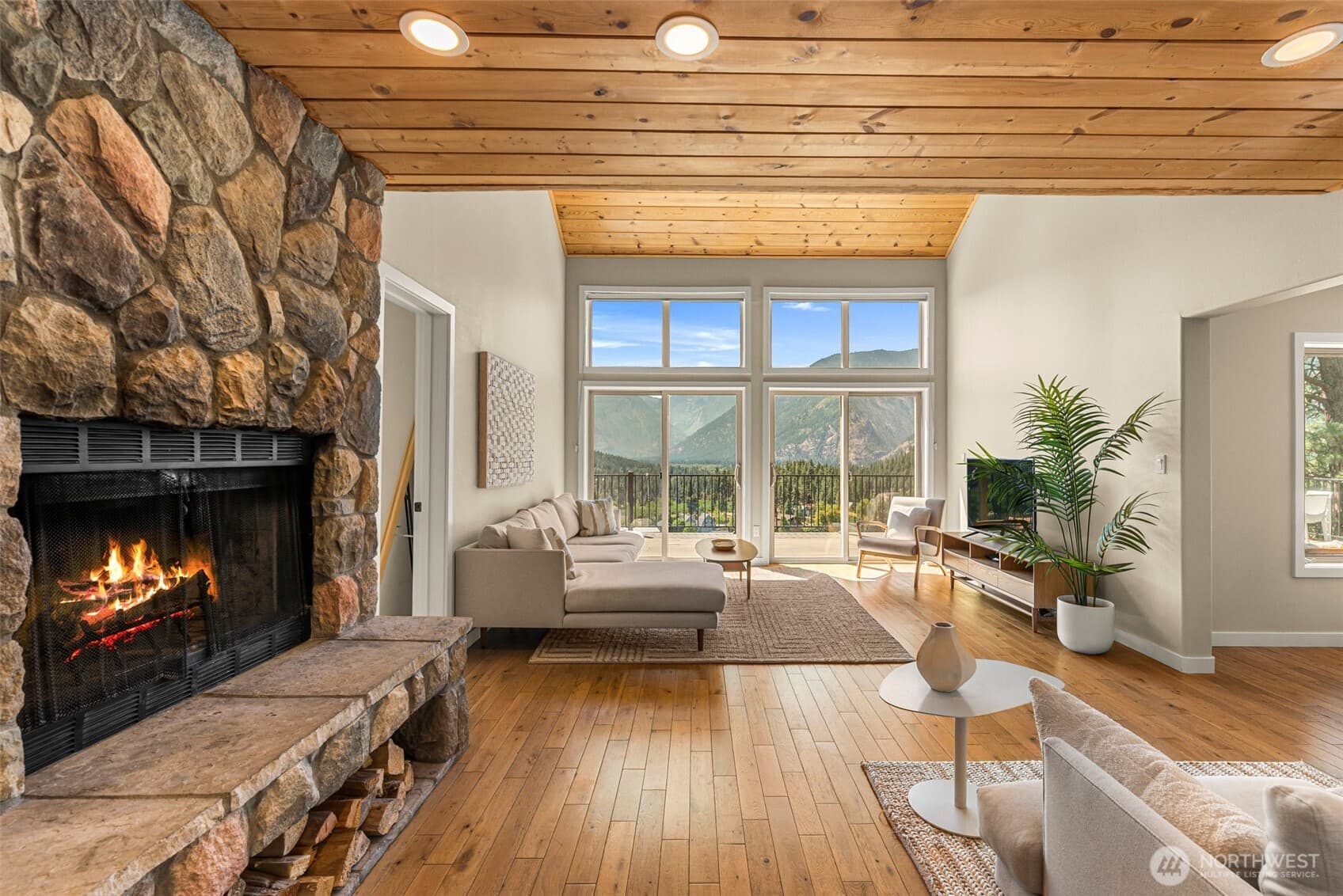 10460 Fox Road photo 3