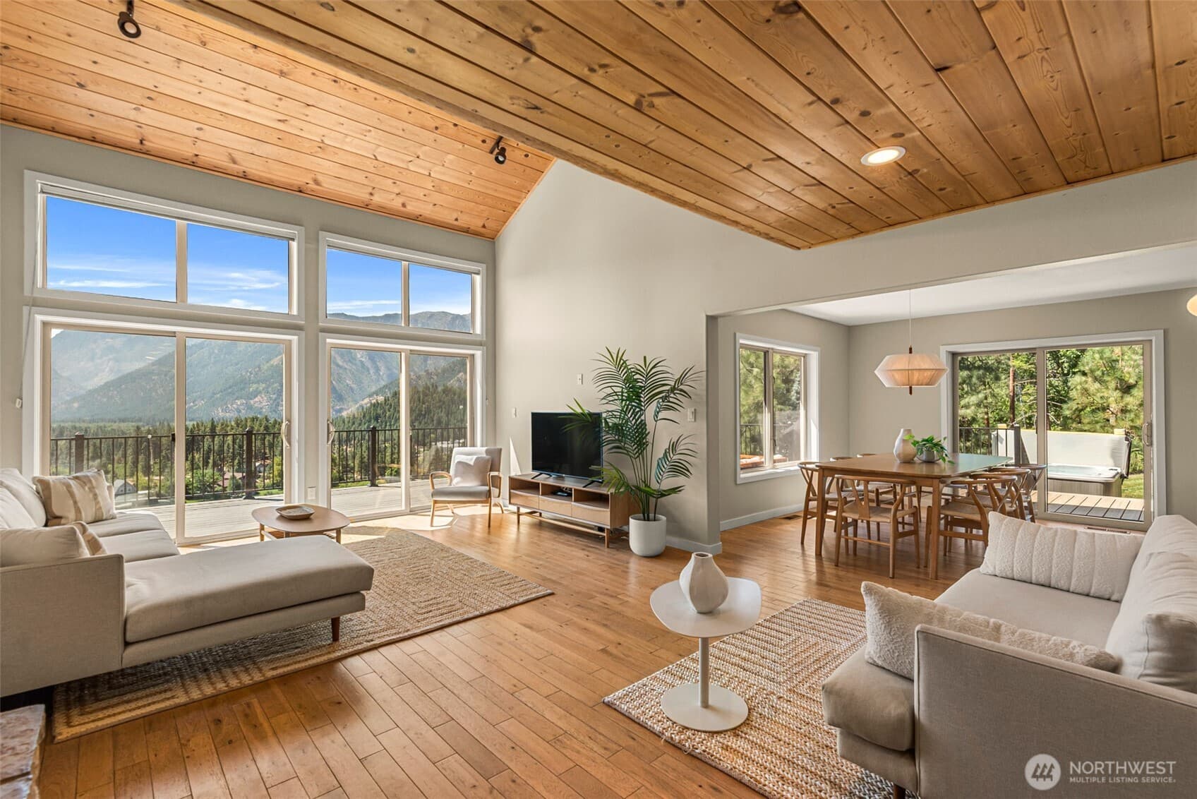 10460 Fox Road photo 5