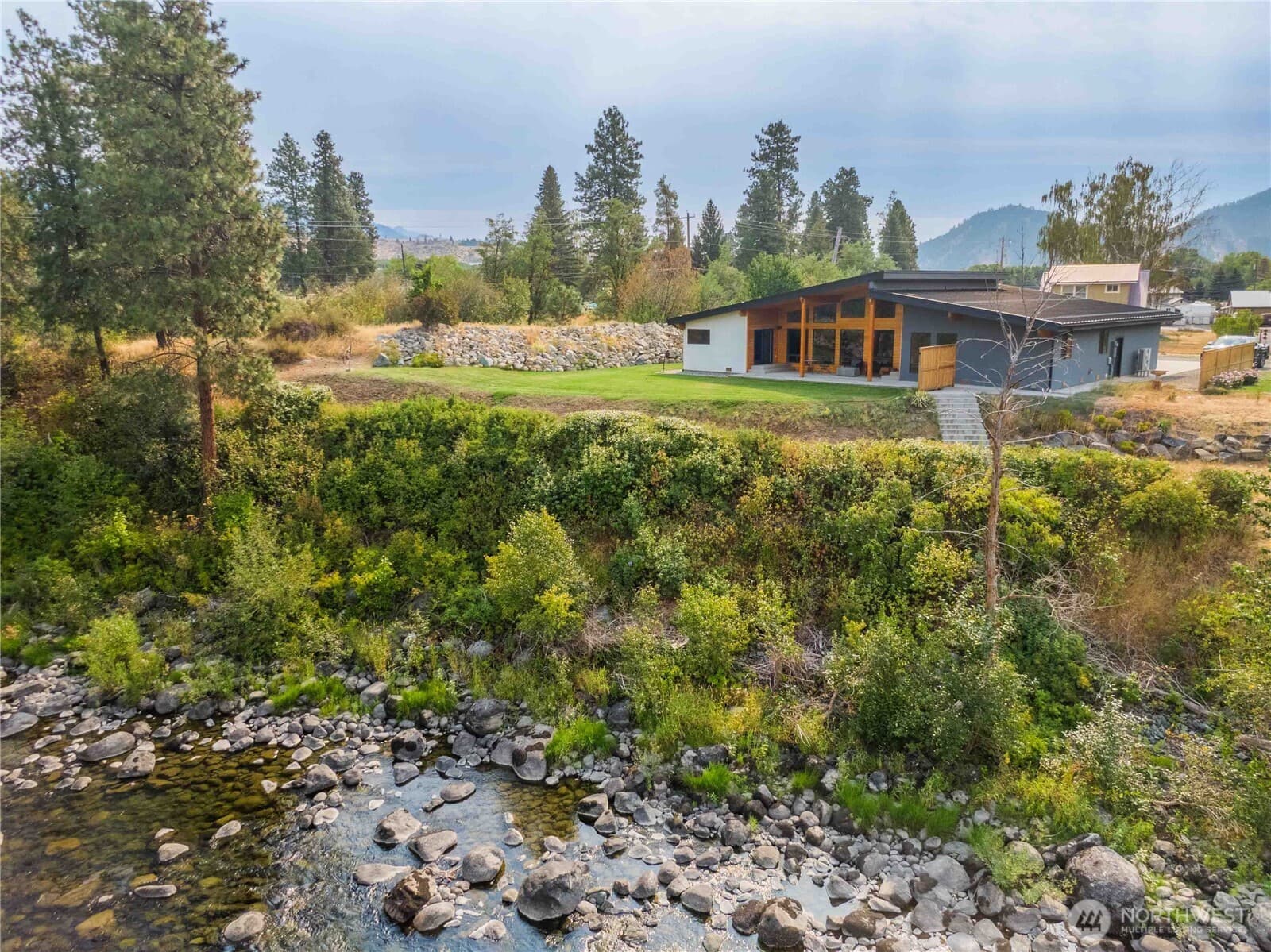 34 Steelhead Lane photo 2