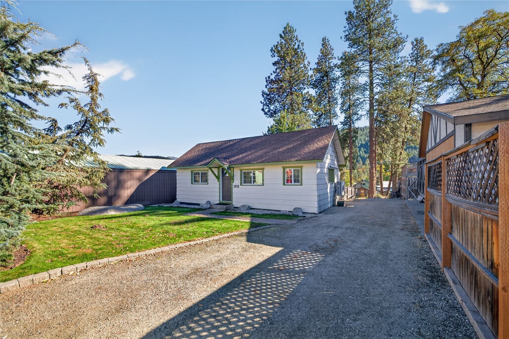 1313 Front Street photo 2
